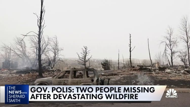 Colorado families return to ruins after devastating wildfire