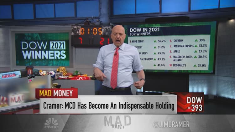 Jim Cramer expects UnitedHealth, McDonald's and Walgreens to power the Dow higher in 2022