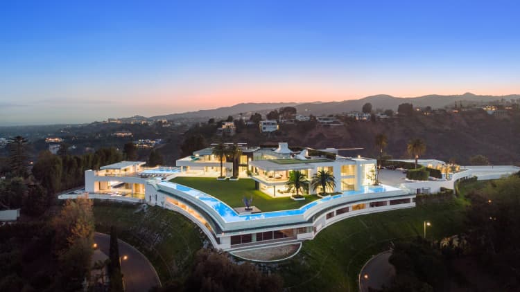 Billionaire Bernard Arnault Flips Beverly Hills Mansion To Himself