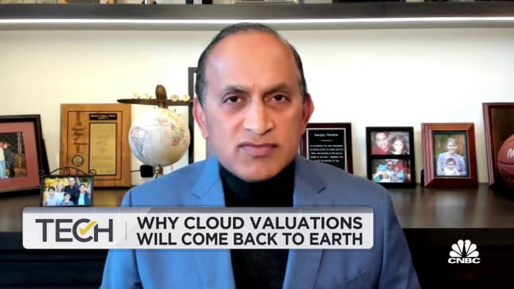 Former VMware COO Sanjay Poonen's key metrics for cloud stocks in '22
