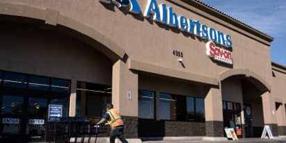 Albertsons starts strategic options, shares rise 