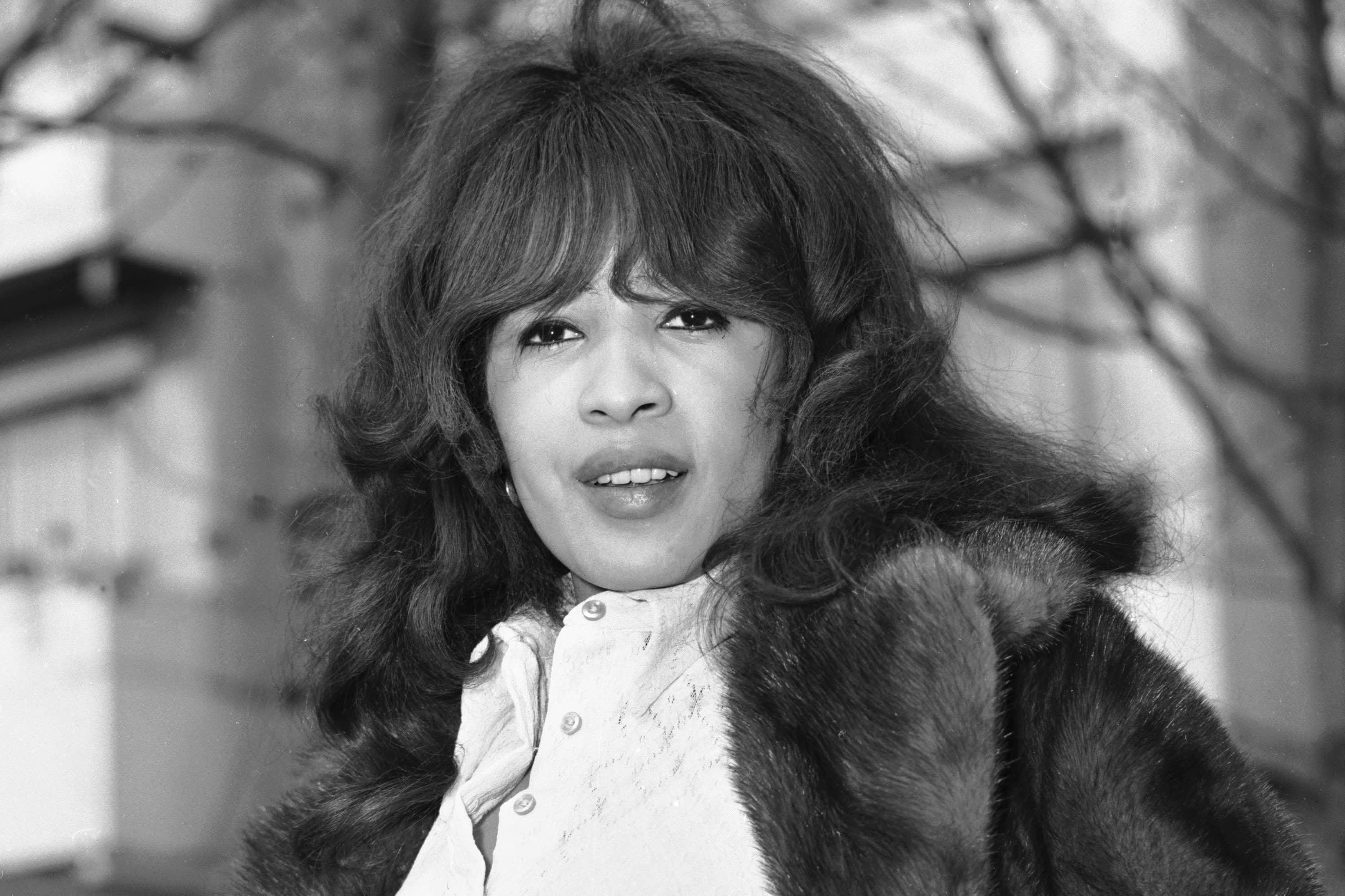 Ronnie Spector, ’60s Pop Music Icon and Member of the Ronettes, Dies at 78