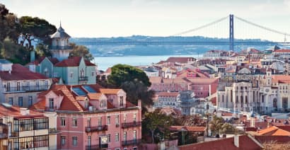 Portugal grapples with in-person voting for people with Covid