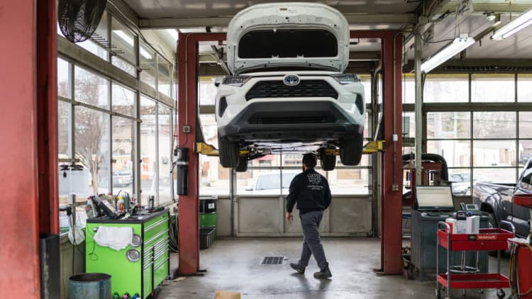 Why there is a severe auto technician shortage in the U.S.