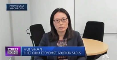 Jobs and income need to grow before China's consumption grows: Goldman Sachs