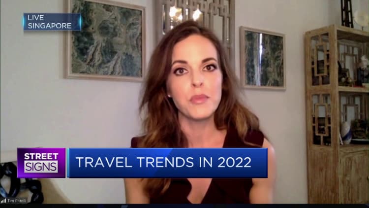 Travelers say they're willing to spend more in 2022, and they're going to use travel agents