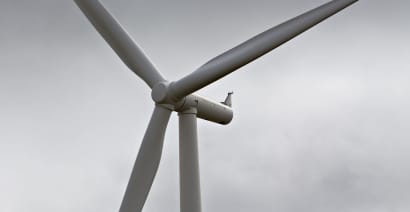 Buffett's MidAmerican Energy plans $3.9 billion wind and solar project in Iowa  