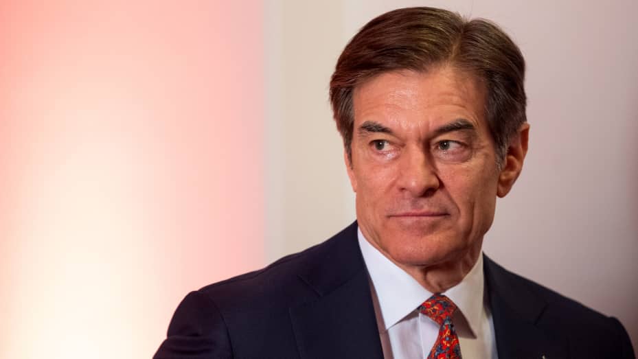 Dr. Mehmet Oz attends The 2022 Champions Of Jewish Values Gala at Carnegie Hall on January 20, 2022 in New York City.