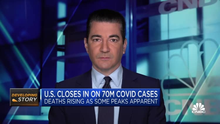 Half of Americans could be infected with omicron variant by mid-February: Dr. Scott Gottlieb