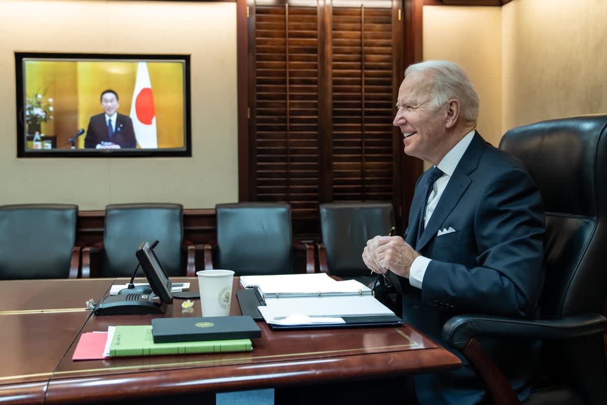 Biden speaks to Japanese Prime Minister Fumio Kishida about Ukraine, North Korea