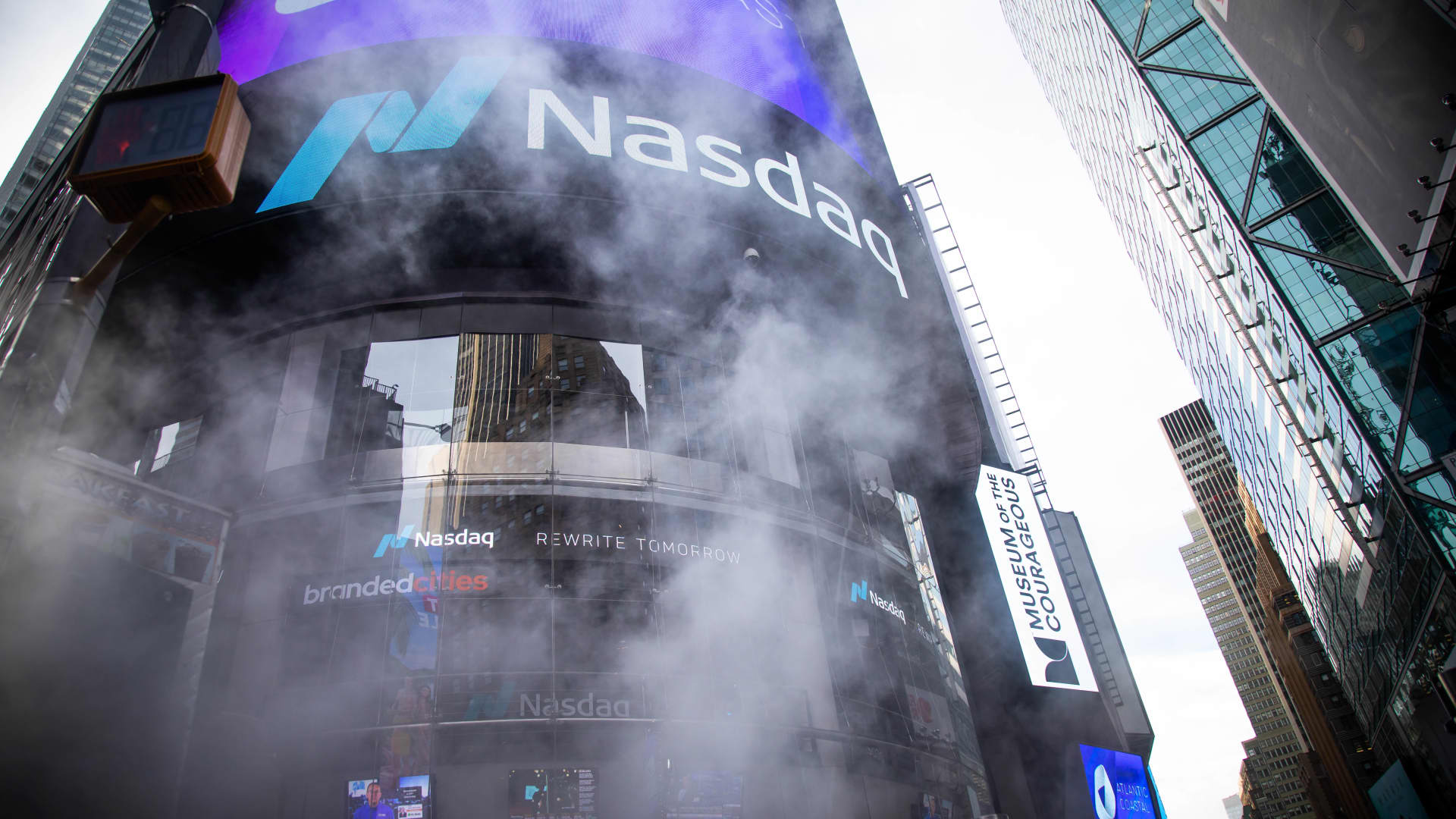 5 things to know before the stock market opens Thursday, April 28
