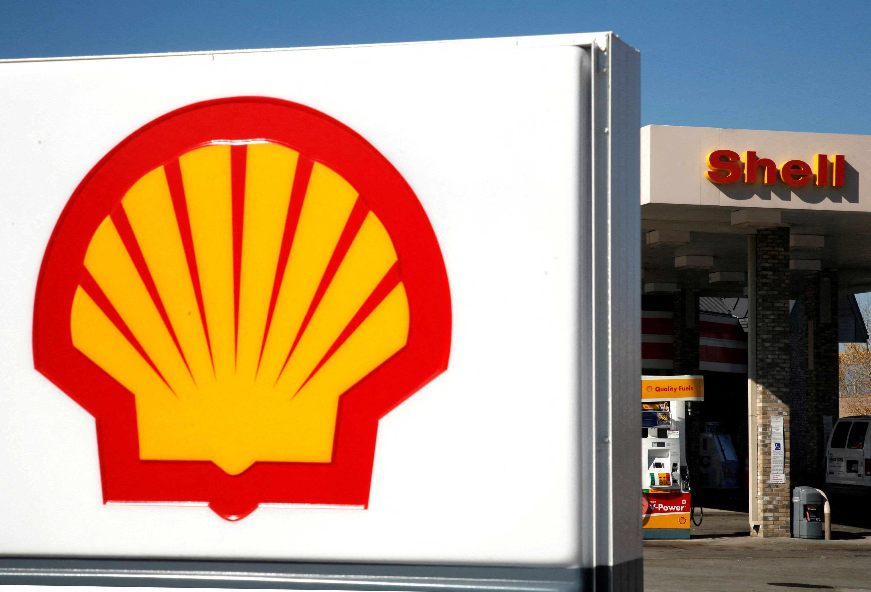 Shell defends decision to buy discounted oil from Russia