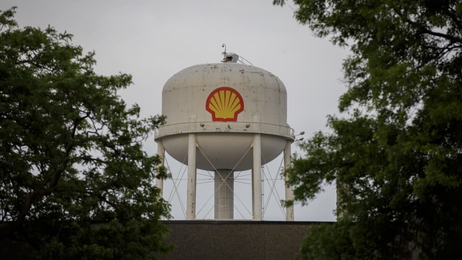 Signage for Royal Dutch Shell Plc at a refinery near the Enbridge Line 5 pipeline in Sarnia, Ontario, Canada, on Tuesday, May 25, 2021.
