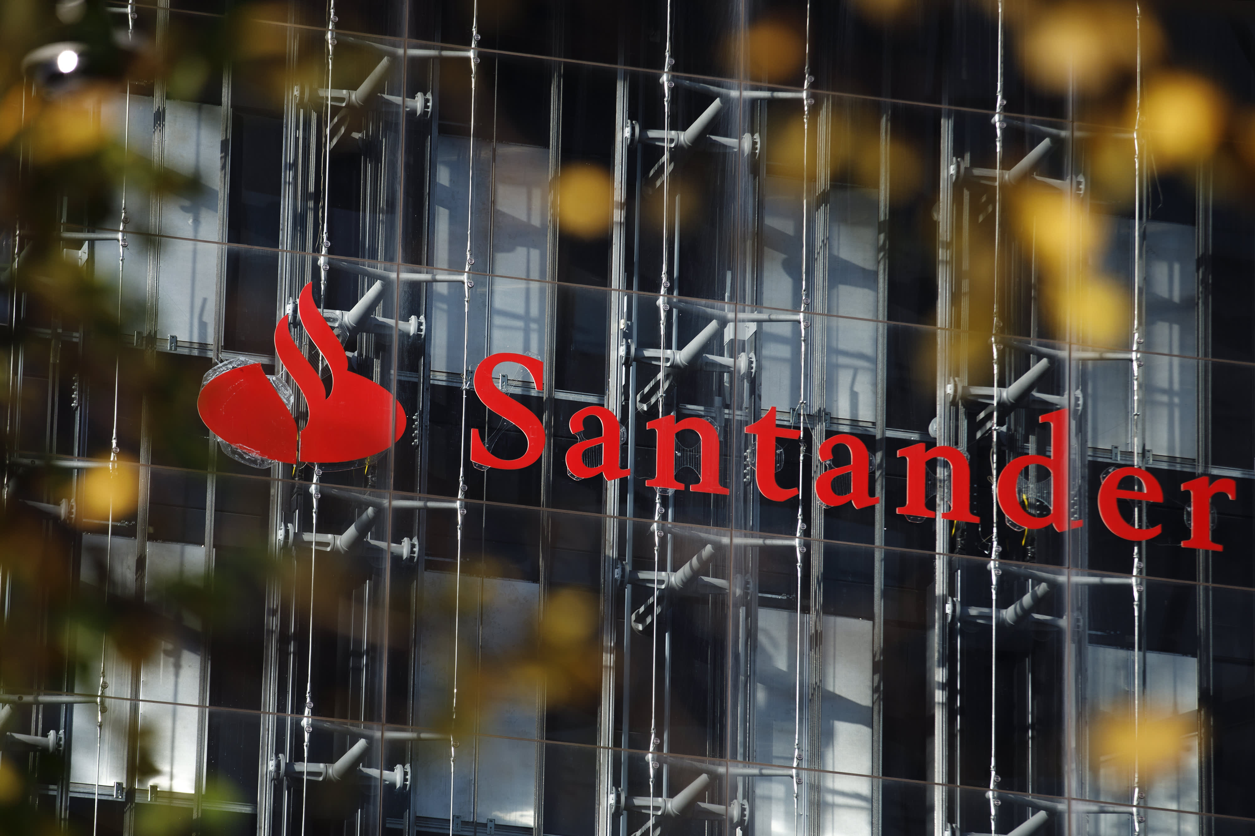 Santander launches a buy now, pay later service to take on fintech rivals