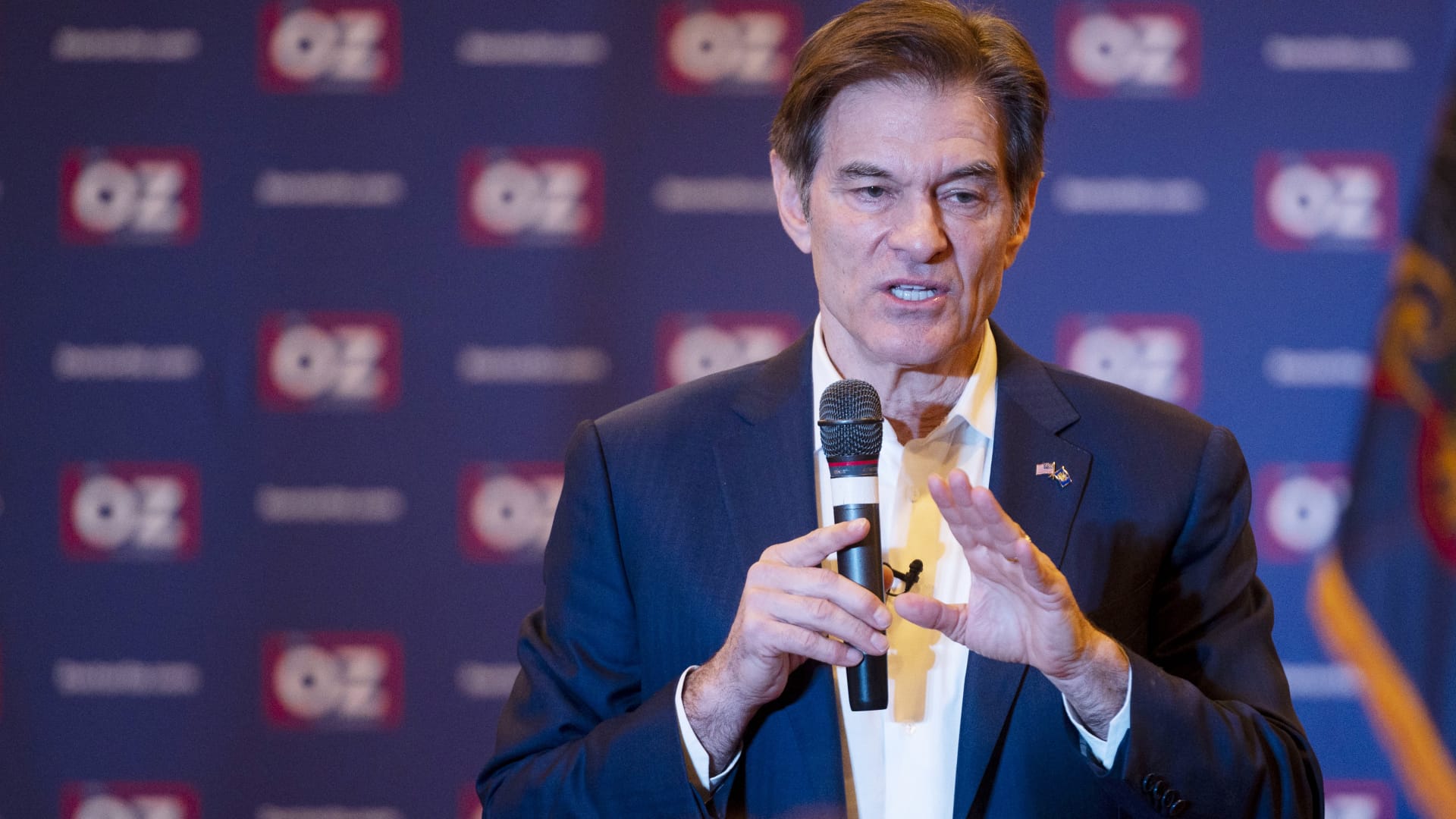 Dr. Oz has close ties to the wealthy du Pont family heirs, and they’re backing his GOP bid for Pennsylvania’s Senate seat