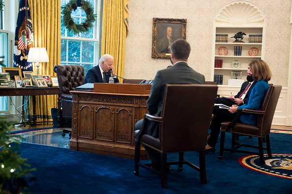 Biden speaks to Ukrainian president as crisis on border with Russia intensifies - CNBC : The Kremlin has denied that the troop deployment is a prelude to an attack and has instead characterized the movement as a military exercise.  | Tranquility 國際社群