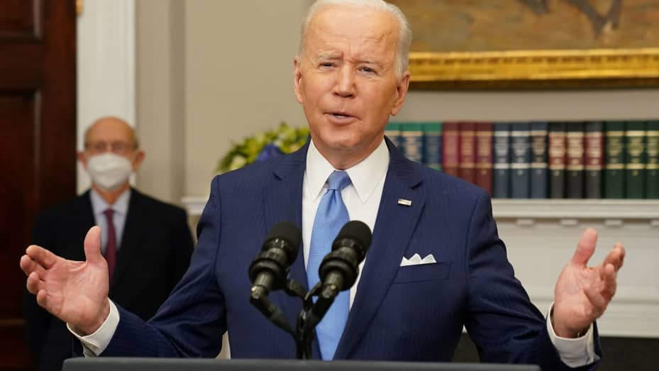Biden aims to pick Justice Stephen Breyer’s replacement on the Supreme Court by ..