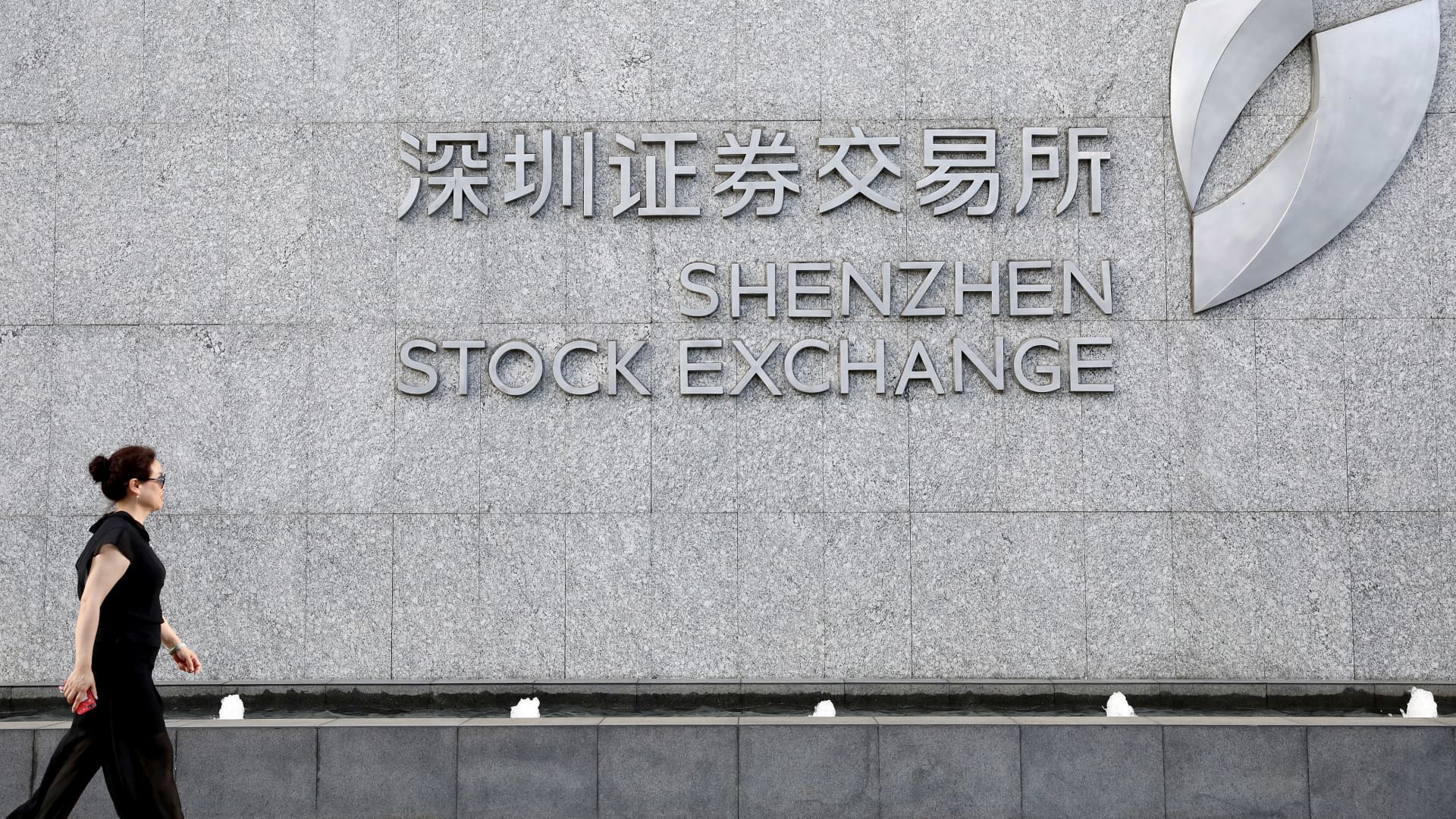 Chinese stocks drop more than 3% after data shows China's producer inflation surging