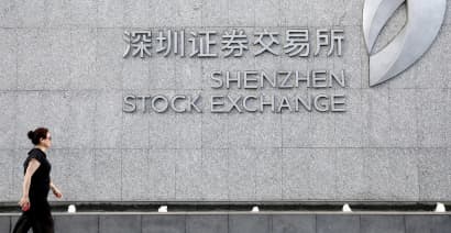 Shenzhen stocks drop 2% in mixed Asia markets; China keeps medium-term rates steady