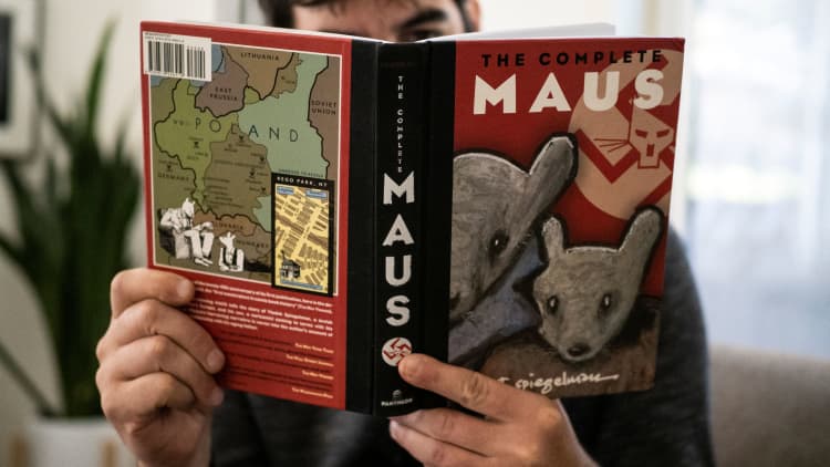 'Maus' hits Amazon bestseller list after Tennessee school district ban