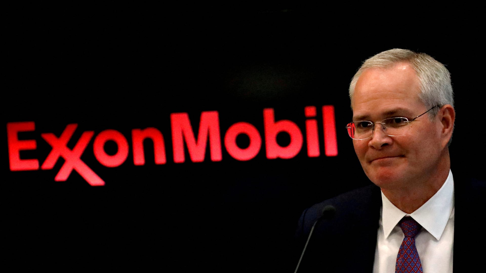 Exxon sees big earnings boost from cost cuts, will increase share buybacks after Pioneer deal closes