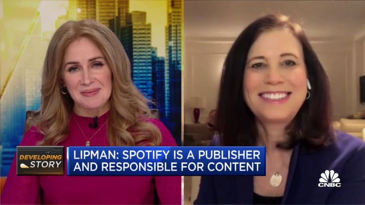 Spotify has a much bigger problem than Joe Rogan, says Yale's Joanne Lipman