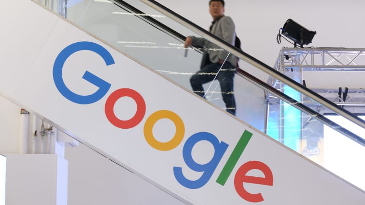 Cómo Google está reduciendo la huella de carbono de sus enormes centros de datos