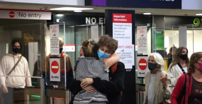 New Zealand delays full reopening until October