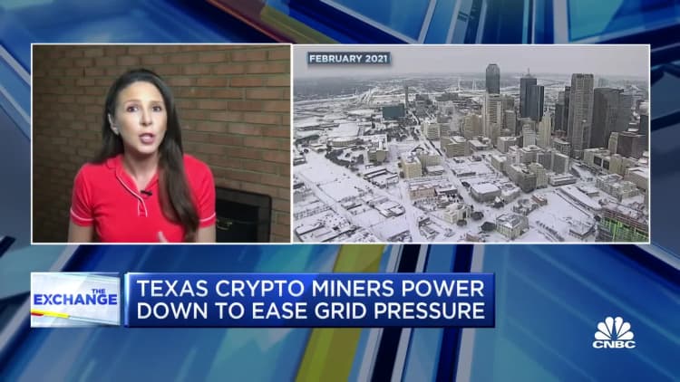 Texas crypto miners power down to ease grid pressure