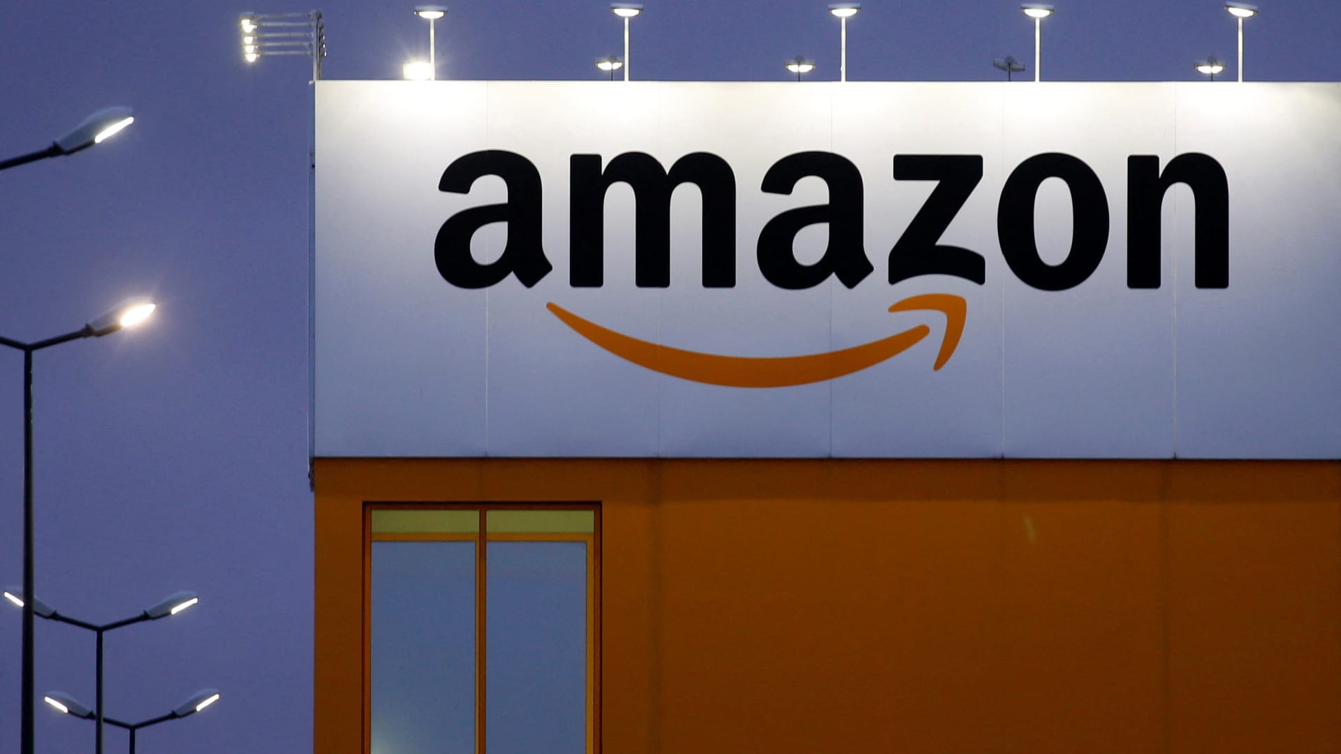 Amazon is down 40% this year — is now the time to buy? Market pros give their take