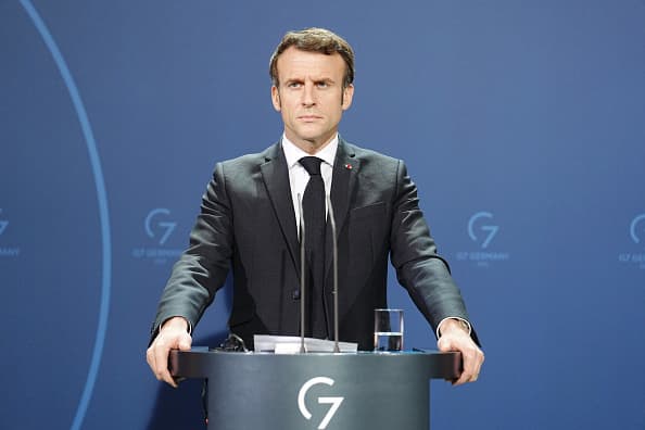 France’s Macron flies to meet Putin in risky bid to avert war