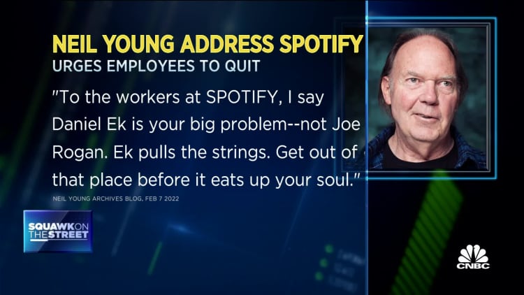 Neil Young takes another shot at Spotify, urges employees to leave