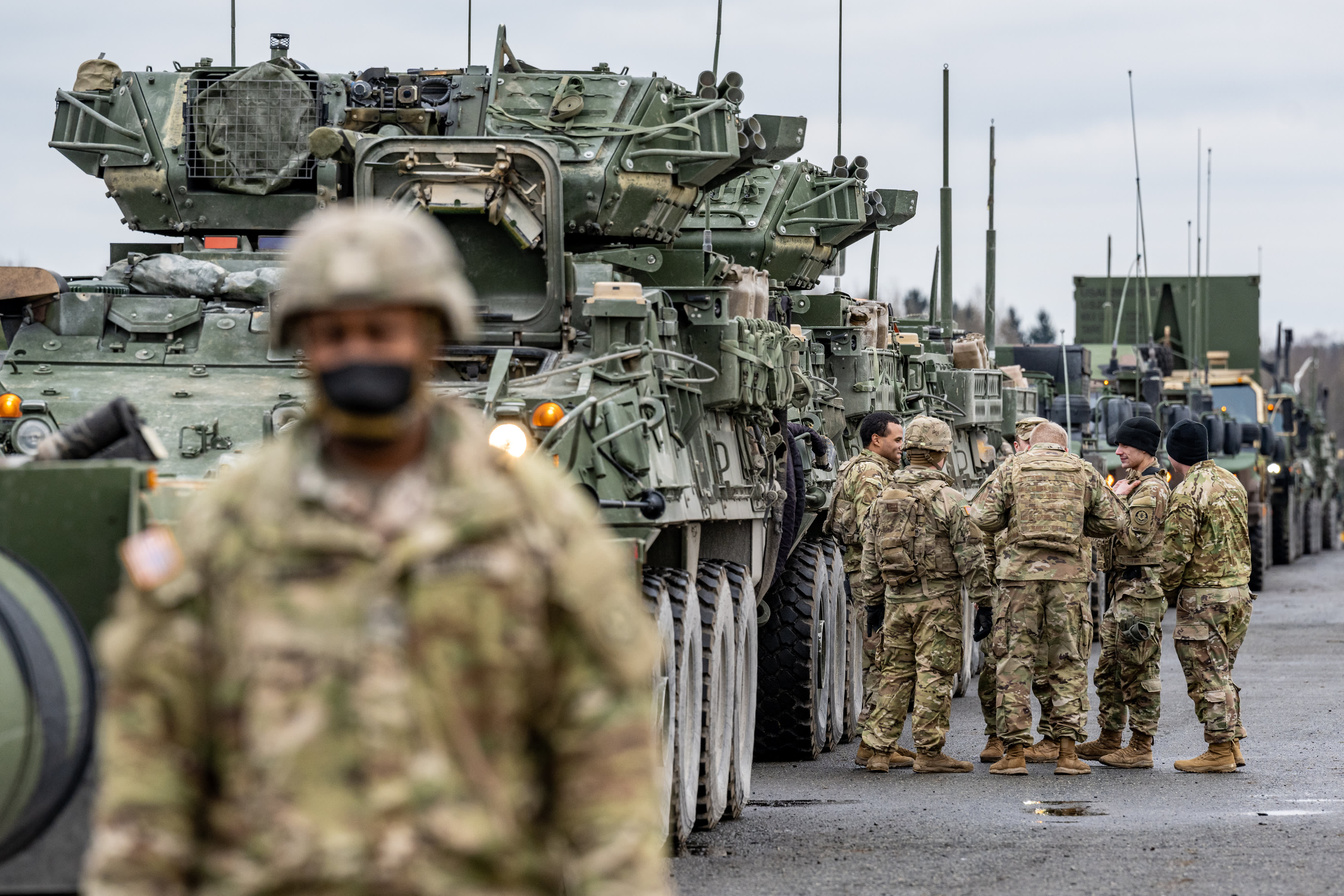 Pentagon orders departure of U.S. troops in Ukraine as Russia crisis escalates thumbnail