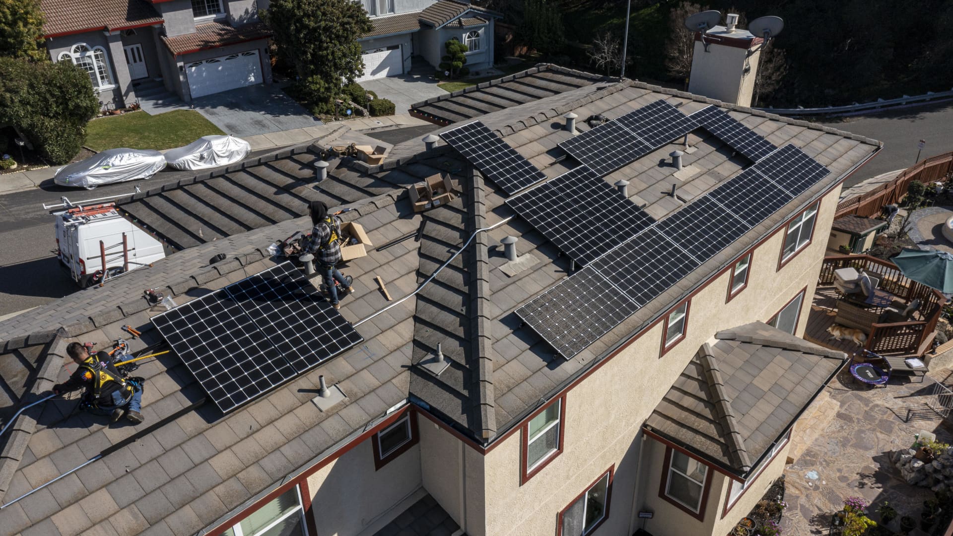 California cuts payments to homeowners for solar panels feeding energy back to the grid