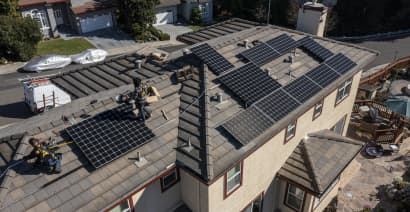 California lowers solar energy incentives for homeowners