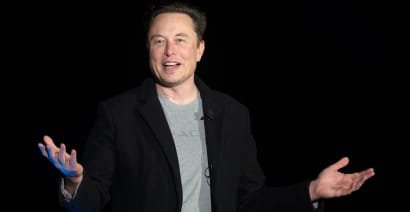 Elon Musk, defending the value of space travel, presents Starship as the solution