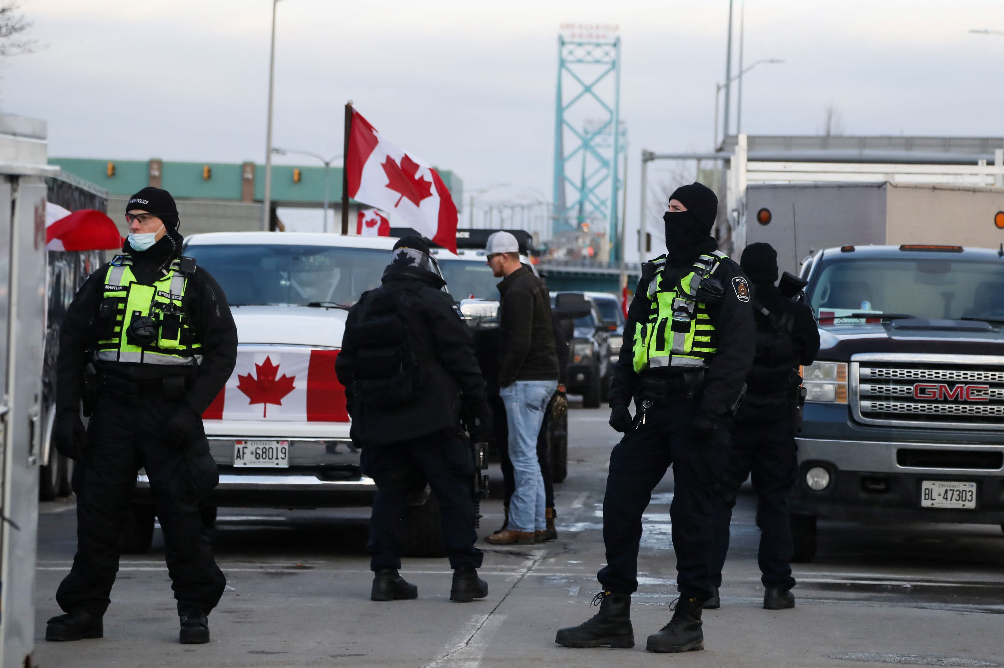 Key bridge to U.S. remains closed as Canada police clear protesters