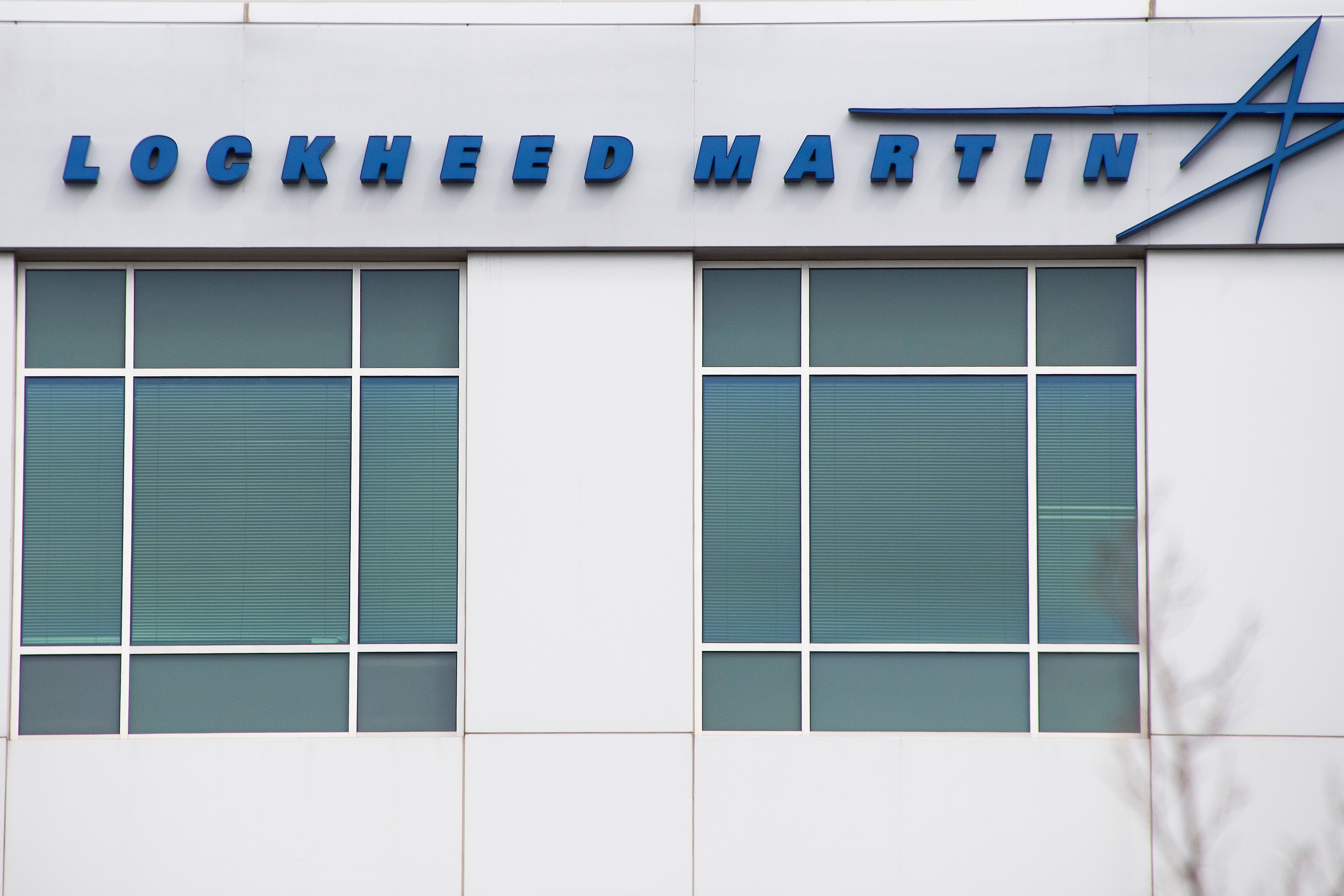 Goldman Sachs downgrades Lockheed Martin, says shares could fall 28% if government reduces defense spending