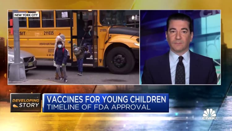 Scott Gottlieb breaks down Pfizer's delayed Covid vaccine for young children