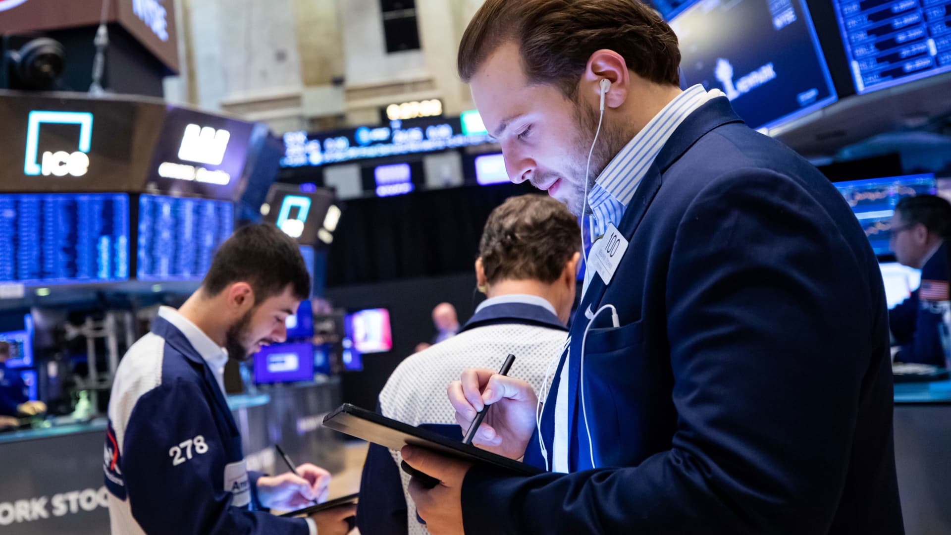 Traders on the floor of the NYSE, Feb. 15, 2022.
