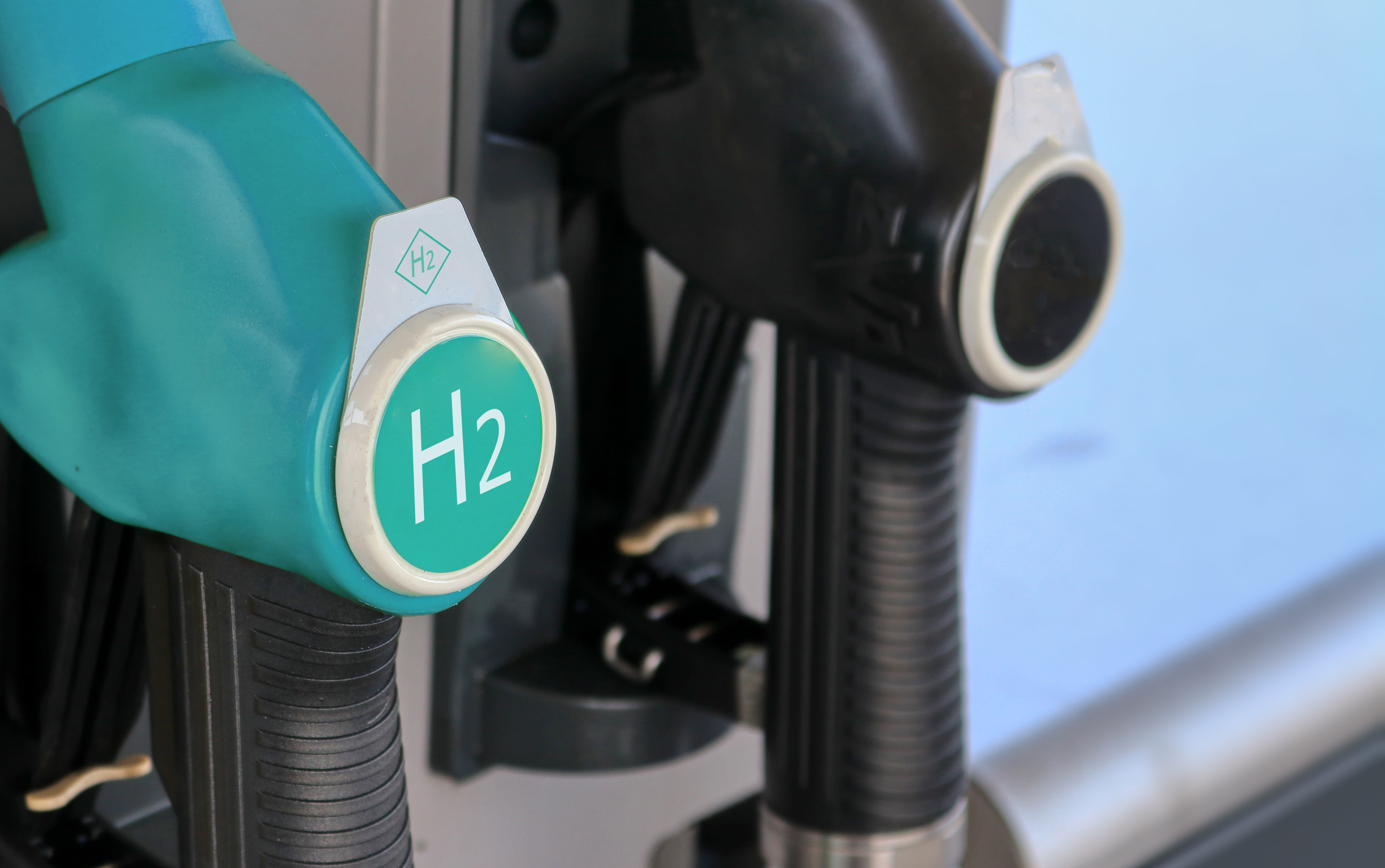 Goldman predicts clean hydrogen will be a $1 trillion market. Here's how to play it.