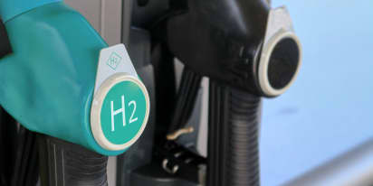 Goldman says clean hydrogen will be a $1 trillion market. Here's how to play it.