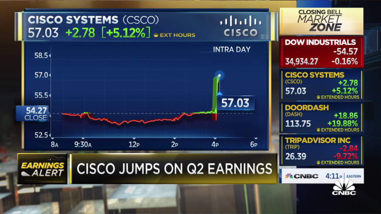 Cisco beats on top and bottom, guidance better than expected