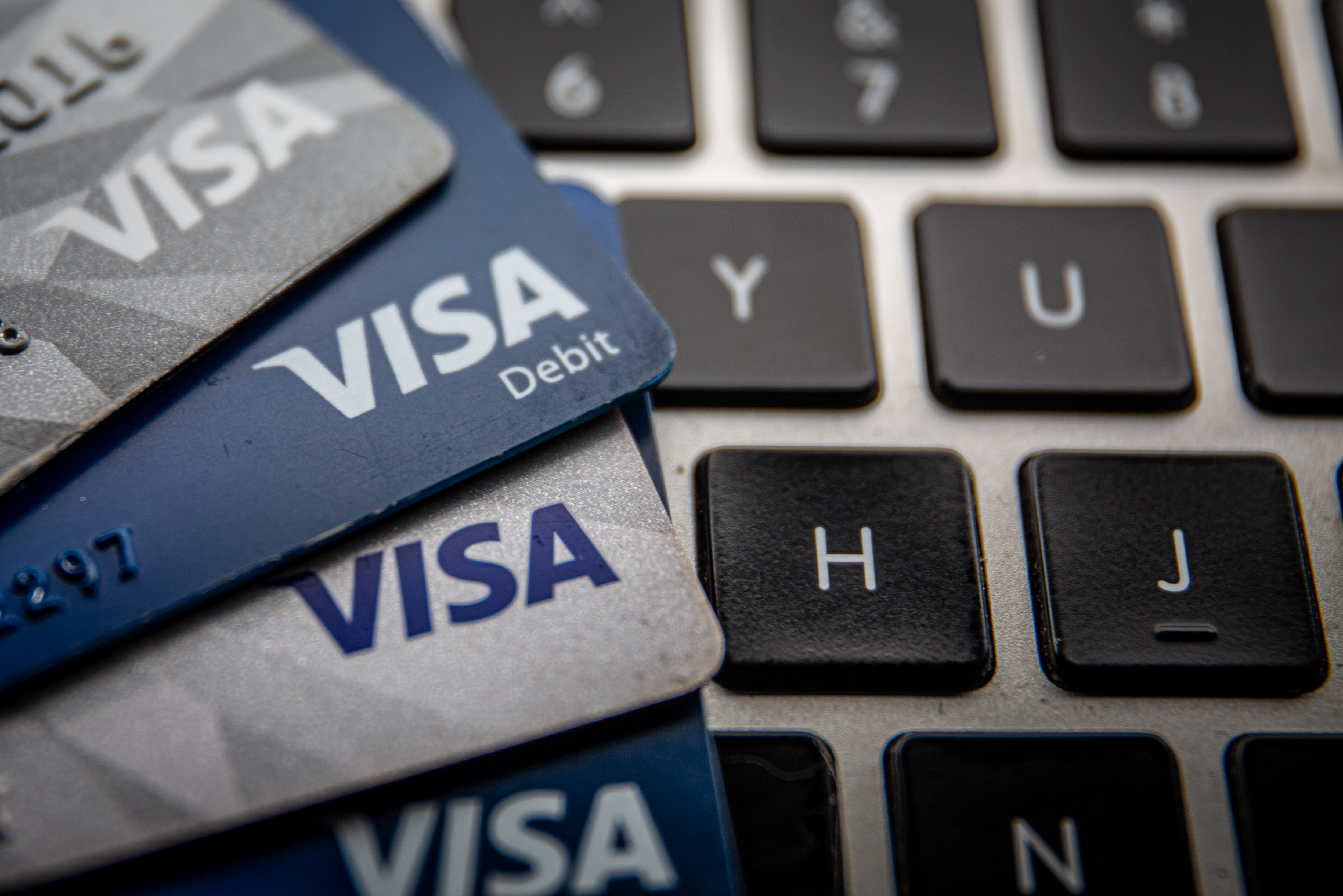 Amazon and Visa reach global truce over credit card fees