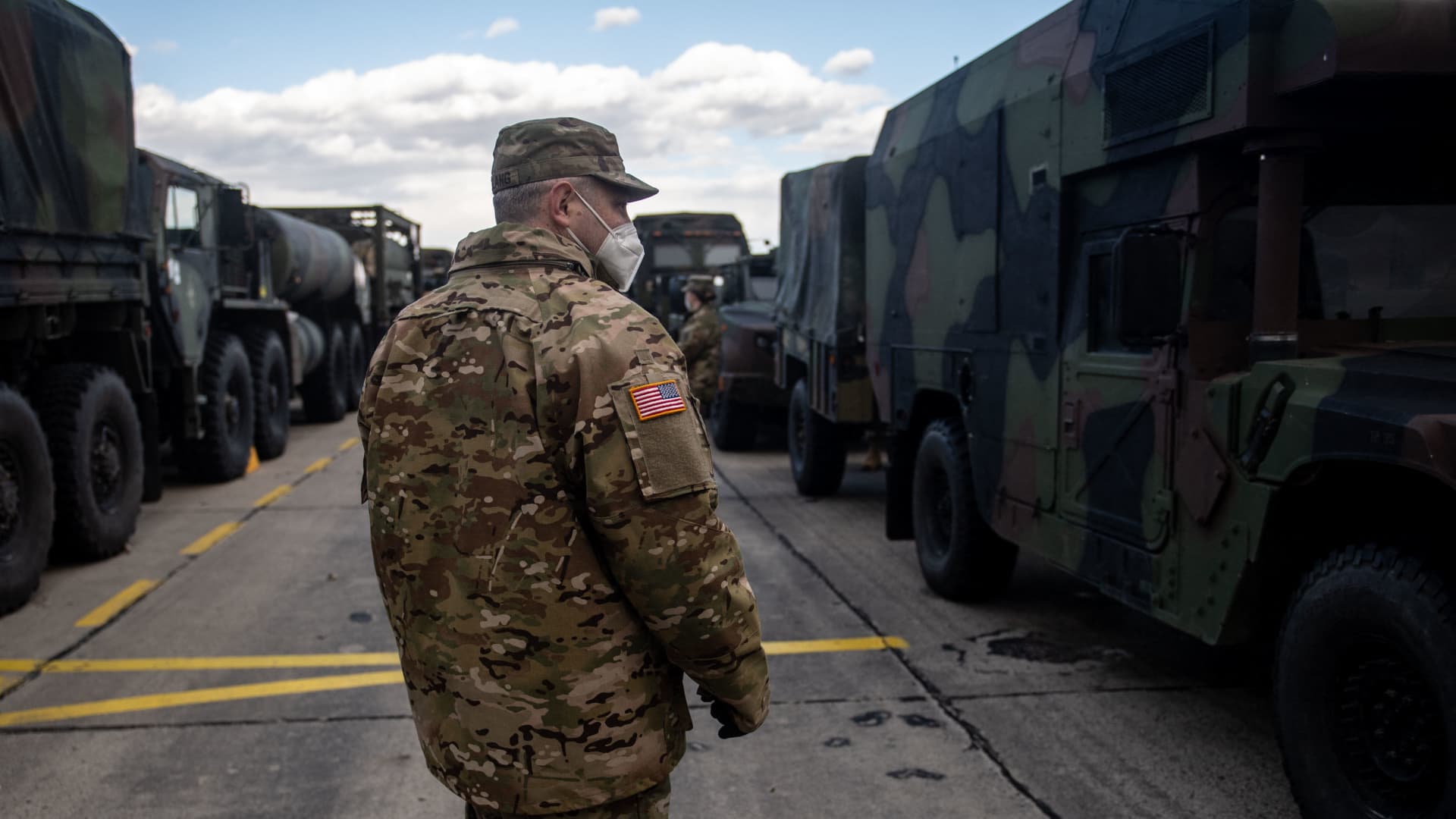 US soldier of 2nd Cavalry Regiment walks on a runway at Kuchyna Air base on February 17, 2022, as US troops arrived in Slovakia for the planned NATO drill Saber Strike 22.
