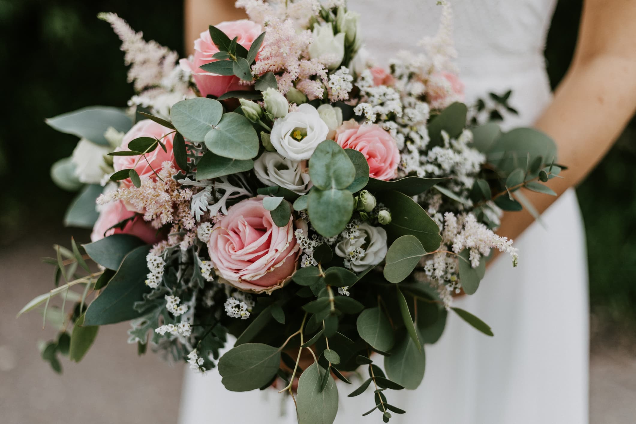 How to cut flower costs at your wedding, according to florists