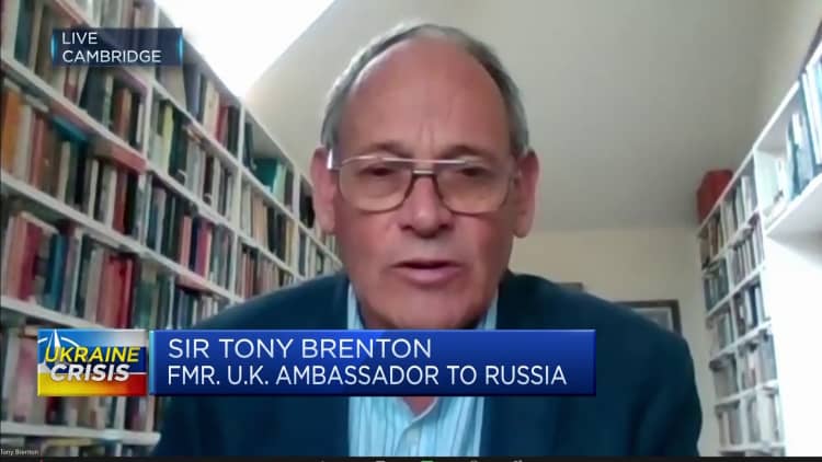 'Confident Putin doesn't want war if he can avoid it,' says former UK ambassador to Russia
