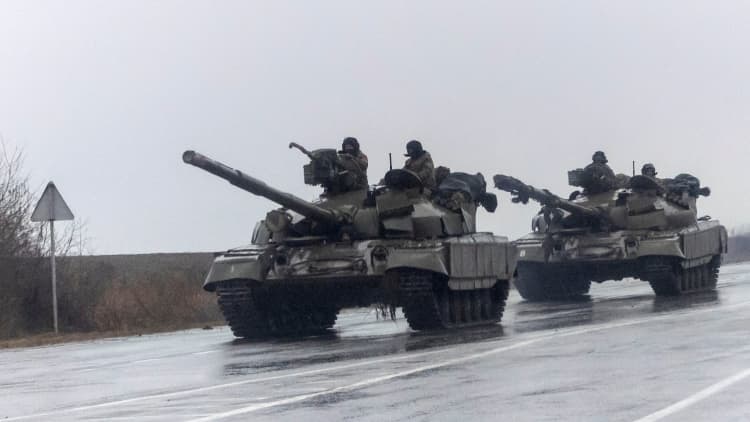Russian troops advance through Ukraine, causing oil prices to surge and stocks to plunge