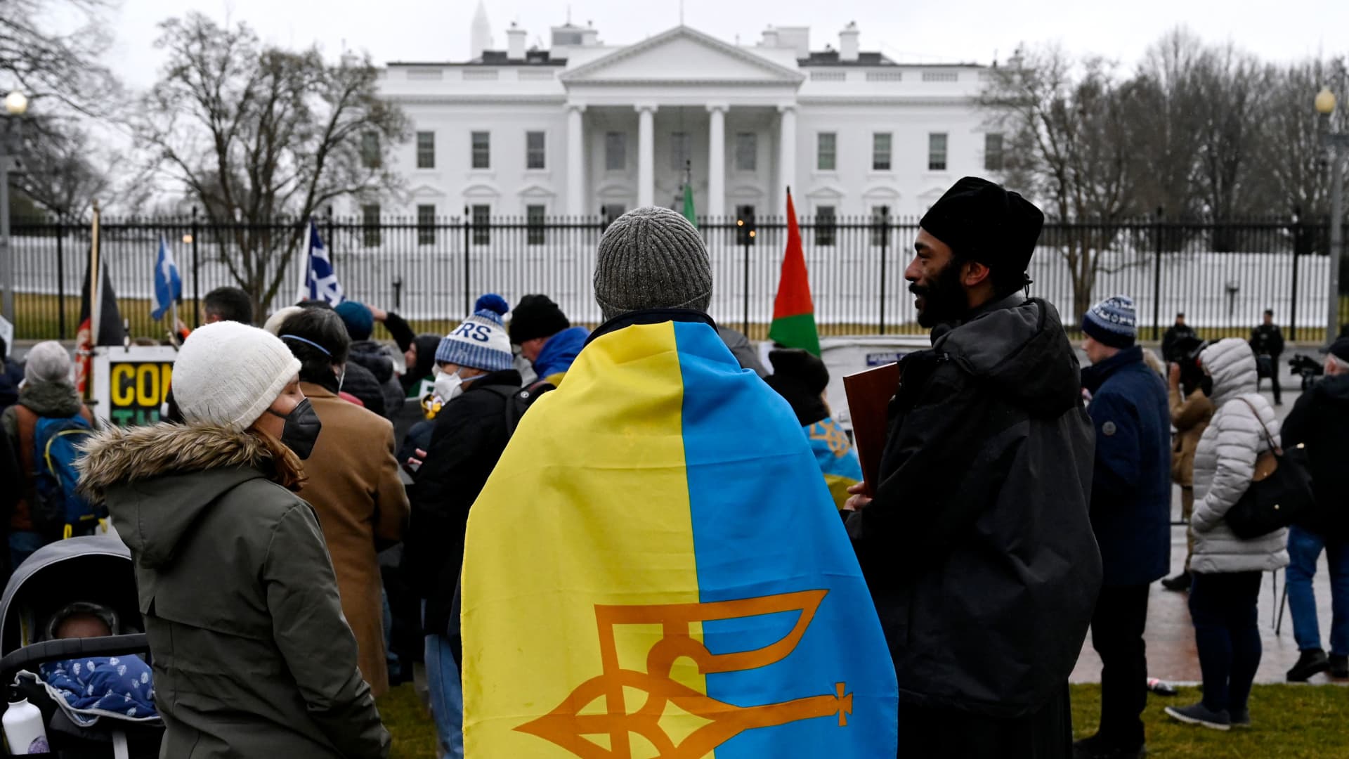 Demonstrators protest in support of Ukraine in front of the White House, in Washington, DC, on February 24, 2022.