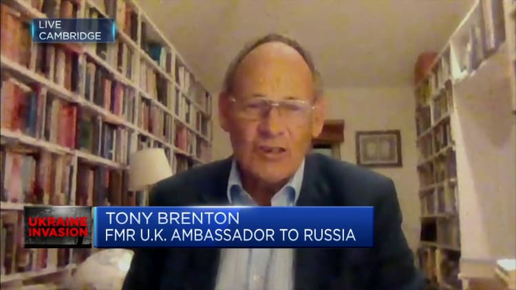 Russia's invasion of Ukraine is a 'messianic operation' by Putin, says former U.K. ambassador